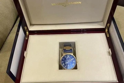 В Югре продают часы за 2,6 миллиона рублей