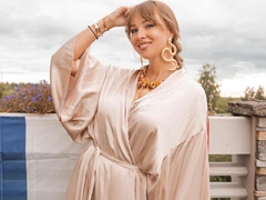 Любовь — это главное! Полина Диброва улетела в Ереван, откуда записывает счастливые видео