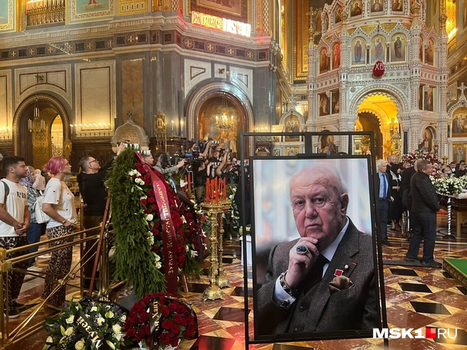 В Москве простились с легендарным скульптором Зурабом Церетели | Источник: Елена Халматова / MSK1.RU