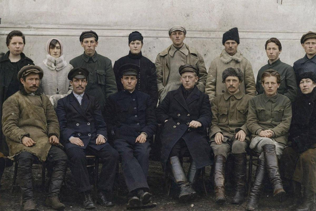 Члены Сызранского уездного комитета Российской коммунистической партии (большевиков). 1919 год | Источник: фотофонд Самарского госархива социально-политической истории