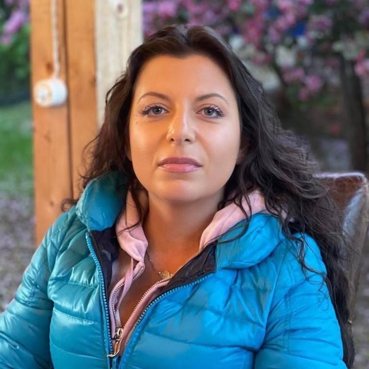 Симоньян: «Специально просила отложить первую химию. Должно было пройти время, чтобы зажила отрезанная грудь»