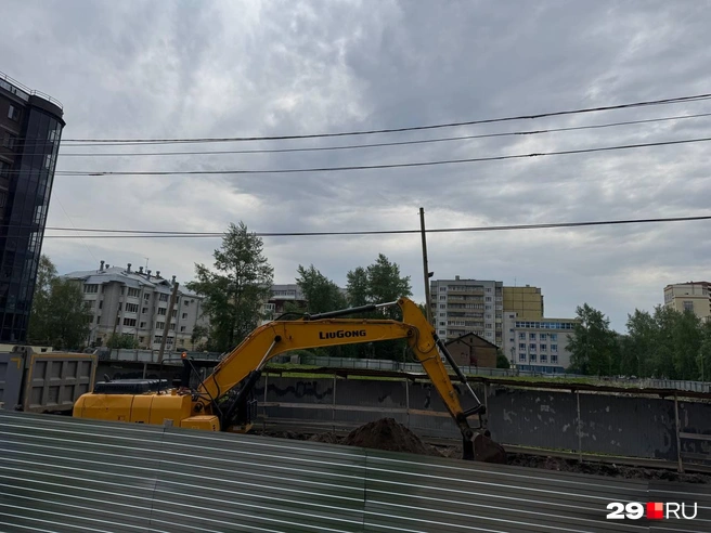 На участке копают землю | Источник: Валерия Богатырёва