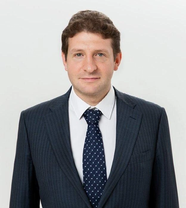 Олейников активно участвовал в&nbsp;разработке и&nbsp;реализации программы отселения граждан из&nbsp;ветхого и&nbsp;аварийного жилья | Источник: Cdn.er.ru