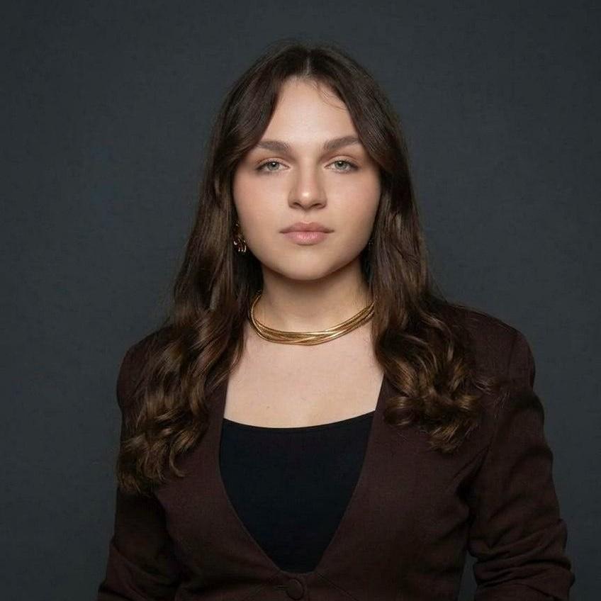 <p>Алина Зайцева</p>
