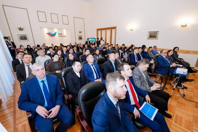 В декабре в Китай на переговоры приезжали представители красноярского аэропорта | Источник: Аэропорт Красноярск / Telegram