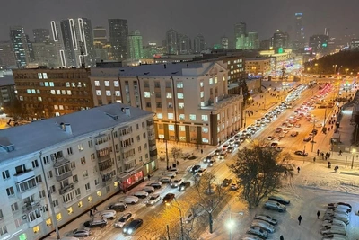 Екатеринбург парализован 10-балльными пробками