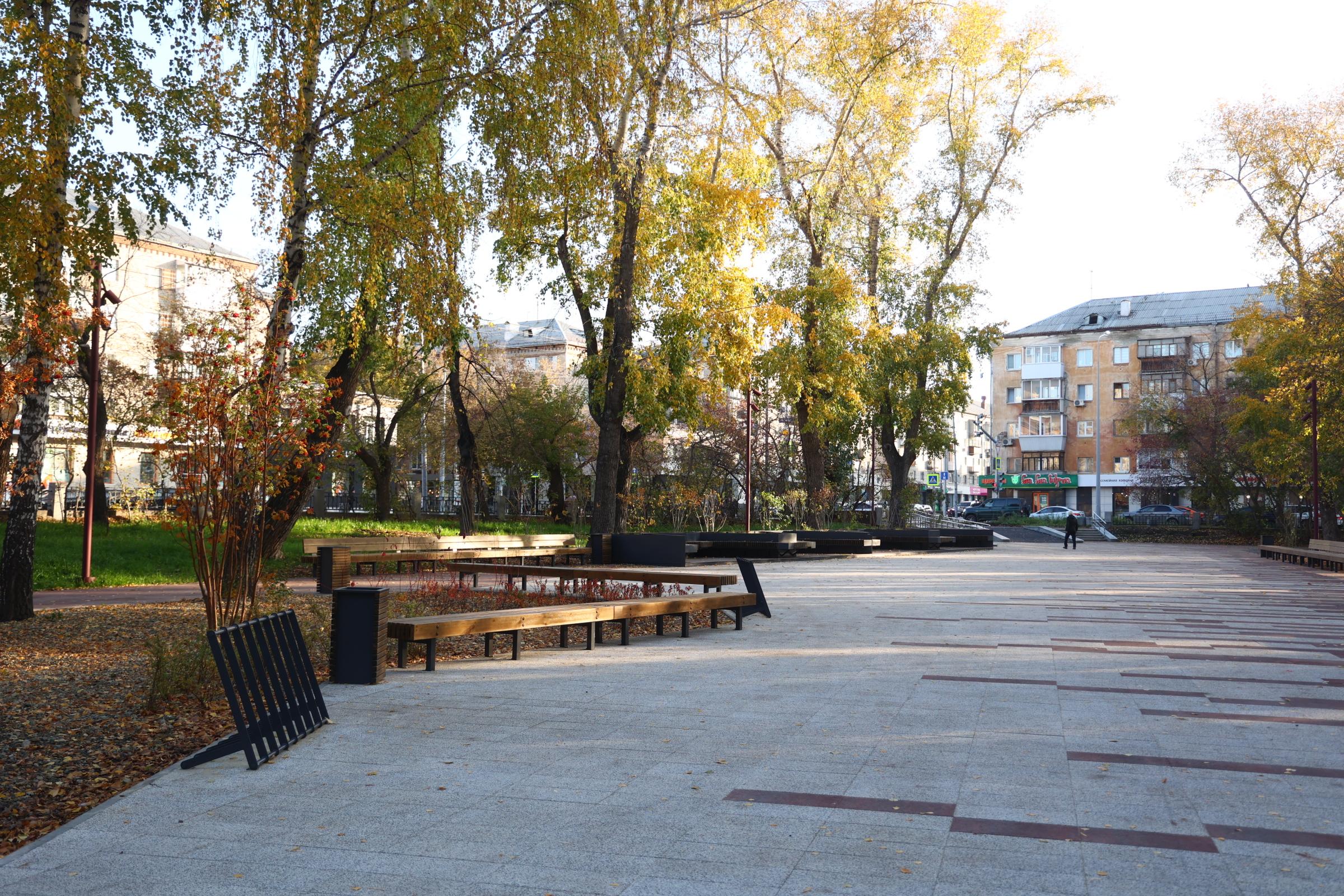 В Екатеринбурге застройщик решил забрать кусок парка. Что ответили жители? 