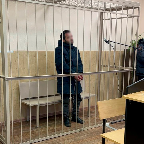 В Петербурге суд заключил под стражу иностранца, ударившего гаишника кулаком в голову