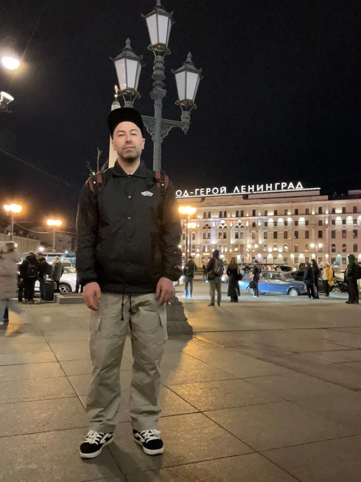 А ты докажи, что не Гордон*. Камеры на Московском вокзале спутали музыканта с «журналистом-террористом» | Источник: СВОБОДА ВАЖНЕЕ МОДЫ / «ВКонтакте»