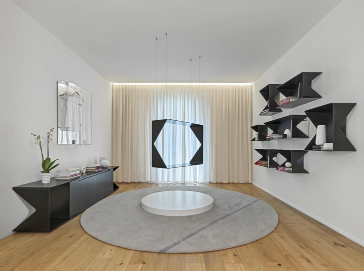 Источник: Karl Lagerfeld Maison
