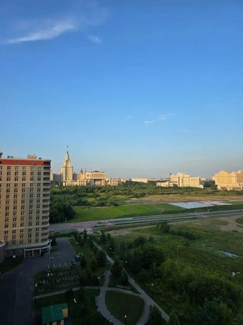 Из общежития открывается вид на главный корпус | Источник: Александра Ч. / «Яндекс Карты»