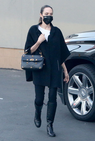 Анджелина Джоли в Лос-Анджелесе