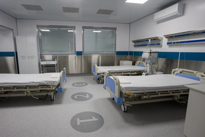 Двоих взрослых из пожара перевезли в Волгоград