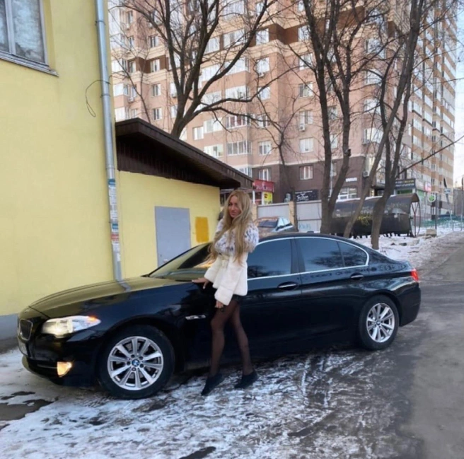 Екатерина Карась регулярно продавала машины, чтобы купить новые | Источник: Екатерина Карась / Vk.com