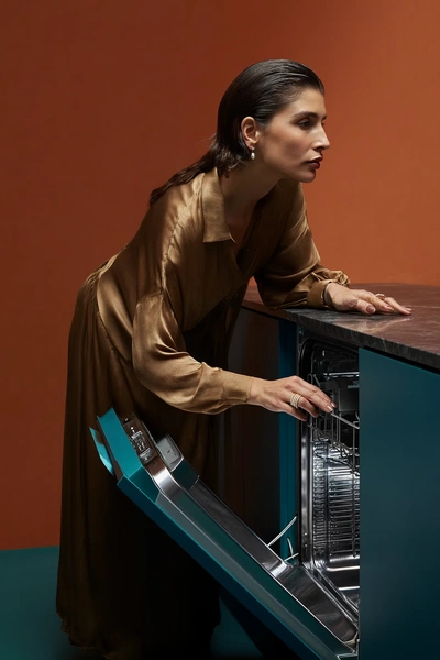 Один кухонный прибор потребляет столько же света, как шесть холодильников | Источник: theDay/higgsfield 