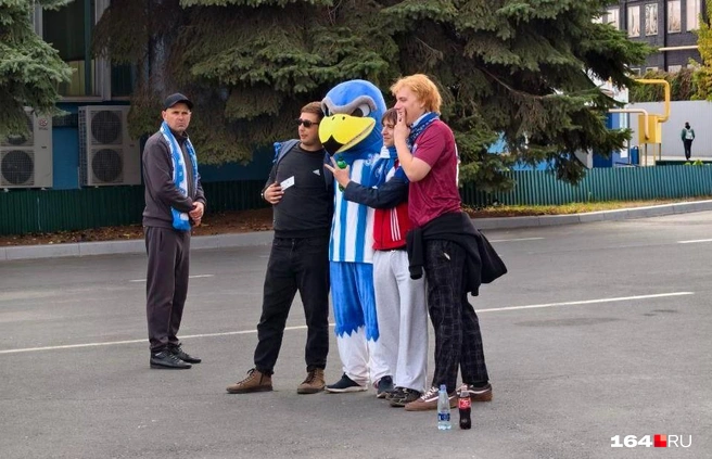 Болельщики «Сокола» | Источник: Антон Васильченко / 164.RU