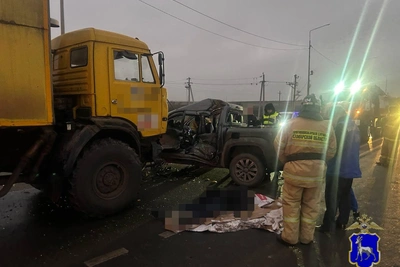 В Самарской области при ДТП с КАМАЗом и пикапом погиб человек