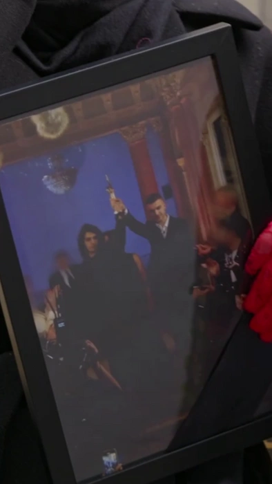 Фанаты Шепсов возмутились фото с траурной лентой | Источник: Череватый Влад / t.me