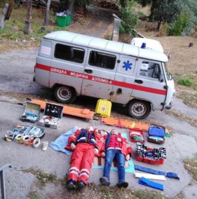 Медики подхватили флешмоб спасателей и фотографируются в &laquo;позе&raquo; тетриса
