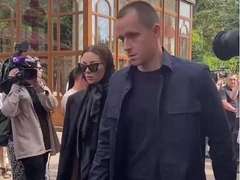 Раскрыта личность мужа Анны Заворотнюк, которого она скрывала 8 лет, но показала на похоронах мамы