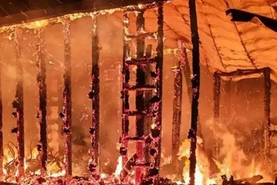 В Анивском районе потушили пожар в дачном доме