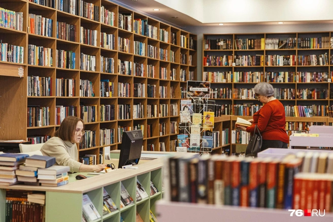Весь зал заставлен книгами | Источник: Артем Бауман / 76.RU