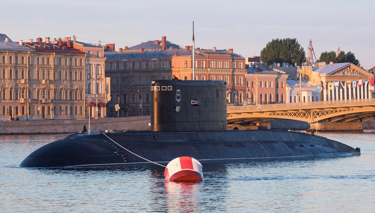 Сормовские подлодки прошлись по Неве на главном военно-морском параде - 29  июля 2018 - НН.ру