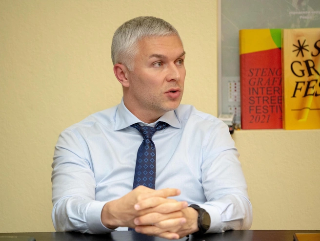 Рустам Галямов призывает чиновников лично проверять состояние улиц Екатеринбурга | Источник: Владислав Лоншаков / E1.RU