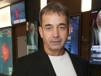 Дмитрий Певцов: «Сегодня мое фото убрали из фойе театра — меня в „Ленкоме“ нет»