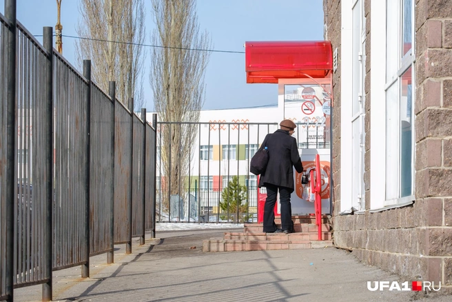А кто-то в магизин своей многоэтажки идет | Источник: Булат Салихов / UFA1.RU