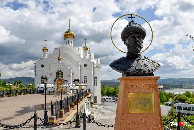 Храм Серафима Саровского шикарен. На переднем плане&nbsp;— бюст Николая II | Источник: Артем Краснов