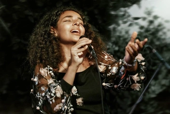 Январь в Клубе Алексея Козлова: от рождественских мелодий до британского рока