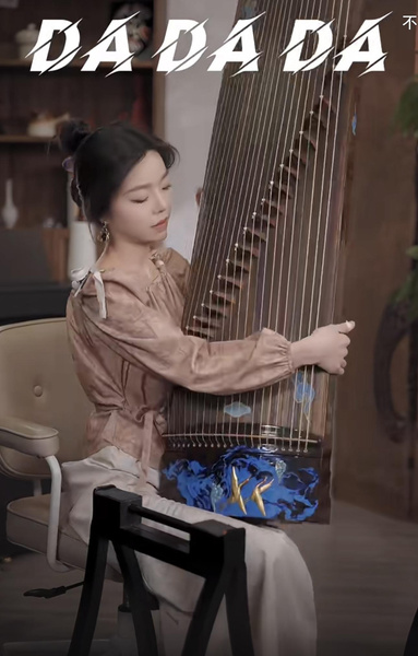 Хоть кому-то нравится наш рэп: китайские соцсети заполонили видео-челленджи с популярной русской песней
