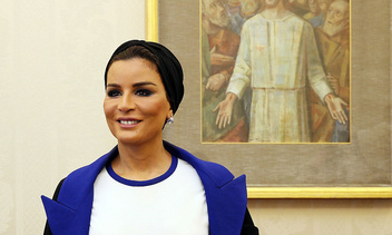 Шейха Моза: арабская женщина, которую слушают все мужчины — вы должны о ней знать