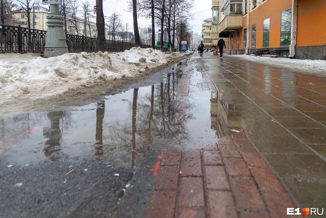 В Екатеринбурге за короткое время выпала месячная норма осадков | Источник: Владислав Лоншаков / E1.RU