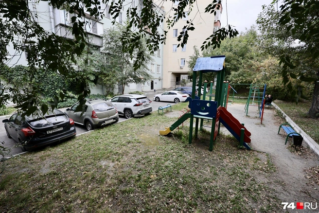 Относительно новая горка — для самых маленьких | Источник: Наталья Лапцевич