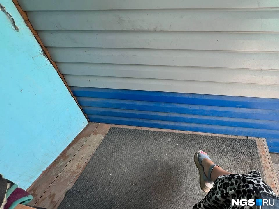 Я снимала дом бабы Лены только снаружи | Источник: Настасья Медведева / NGS.RU