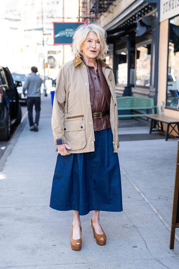 Даже Марта Стюарт не прошла мимо тренда на куртки рабочего | marieclaire.ru