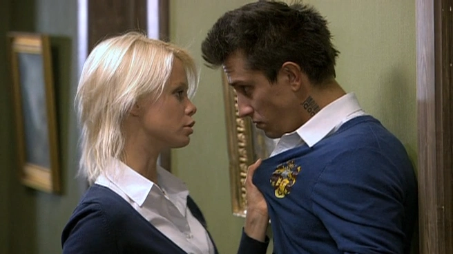 Источник: кадр из сериала «Закрытая школа» (18+), реж. Антон Новосельцев, студия «Амедия», 2012 год