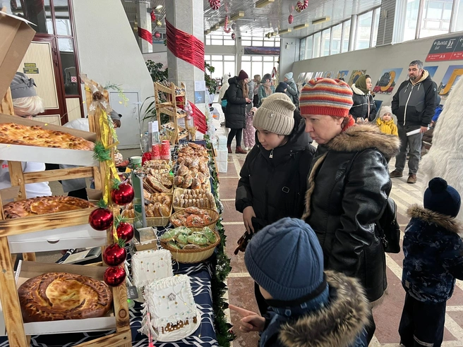 В воздухе отчетливо пахло маленькими пирожками | Источник: Администрация Тольятти