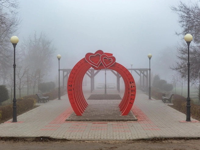 Одно из мест для памятных фотографий в городе. | Источник: Константин Завриков / V1.RU