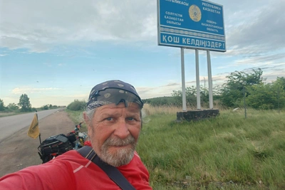 61-летний путешественник на велосипеде добрался до Казахстана