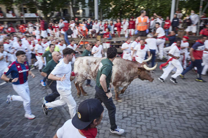 В Памплоне прошел традиционный забег с быками