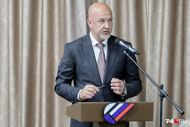 Гендиректор компании «Кемма» Иван Горнов долго рассказывал о строящемся кампусе в Челябинске  | Источник: Наталья Лапцевич 