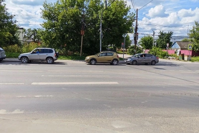 Топливный кризис в Рязани: очереди на АЗС снова парализовали движение