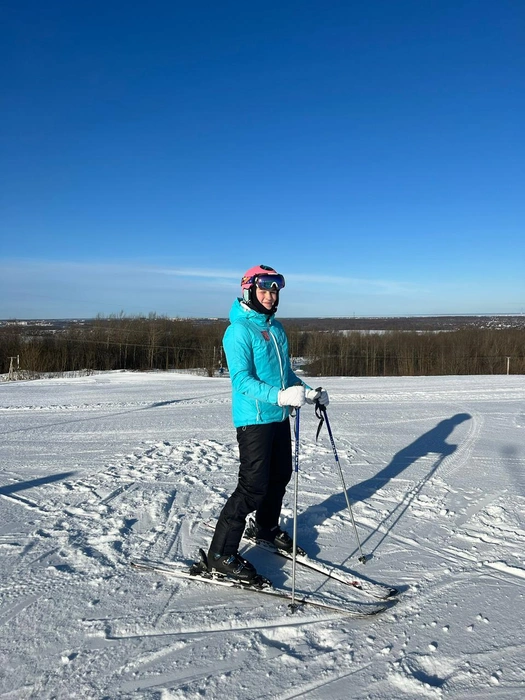 Виктория любит разный спорт, но профессионально занимается керлингом | Источник: личный архив