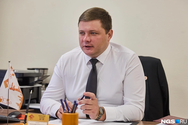 До того как стать директором, Александр Шульга преподавал обществознание и историю | Источник: Александр Ощепков / NGS.RU