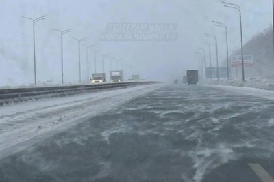 Blowing Snow Hits Windshields as Drivers Film Tatarstan Blizzard