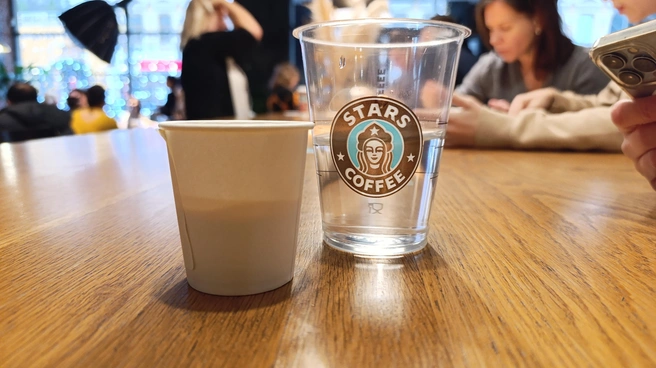 Stars Coffee появилась в результате ребрендинга российских заведений сети Starbucks | Источник: Стас Соколов / NGS.RU