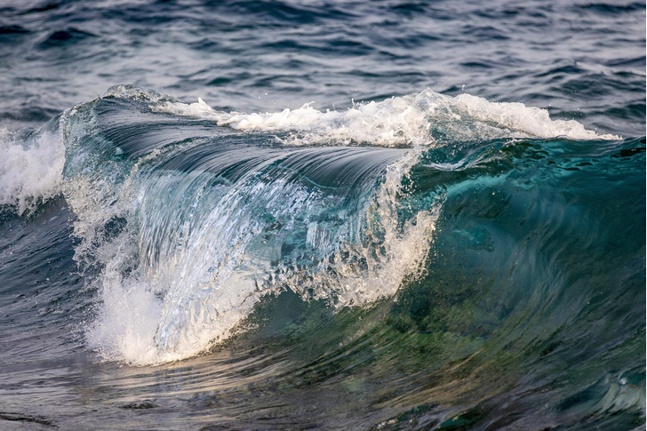 Отчего возникает морская волна?